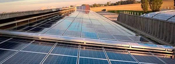 Automatic photovoltaic cleaning system