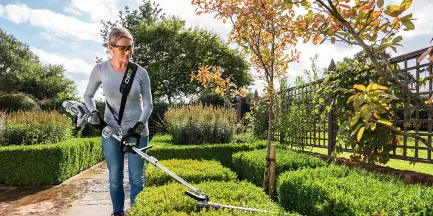 EGO Kit HT 5100E battery-powered hedge trimmer