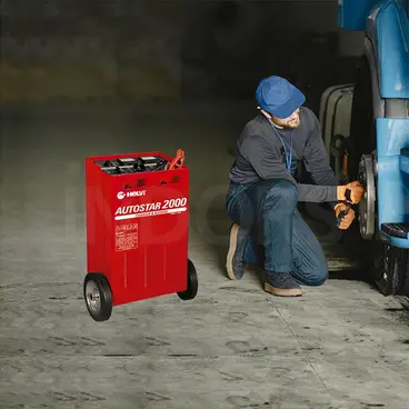 Using Helvi Autostar 2000 - Battery Charger with Wheeled Starter