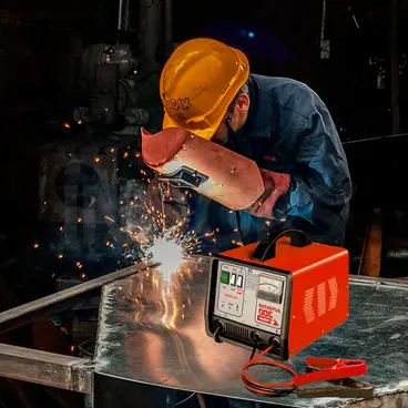 Using Helvi Autostar 300 - Charger with Portable Starter