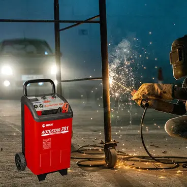 Using Helvi Autostar 701 - Portable Battery Charger with Starter