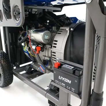 Hyundai 65370 - 9.3 kW Full Power Inverter Generator with Remote Control