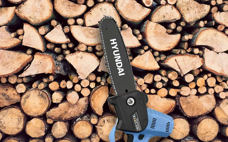 Hyundai 25320 battery-powered branch pruning saw