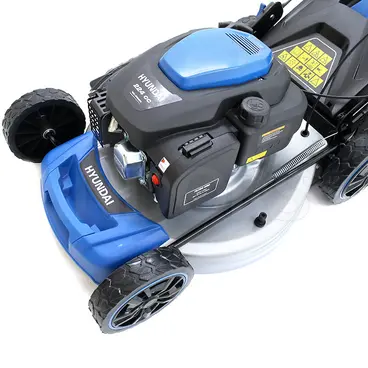 Hyundai 65830 professional lawn mower