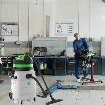 IPC vacuum cleaner for workshops and industry
