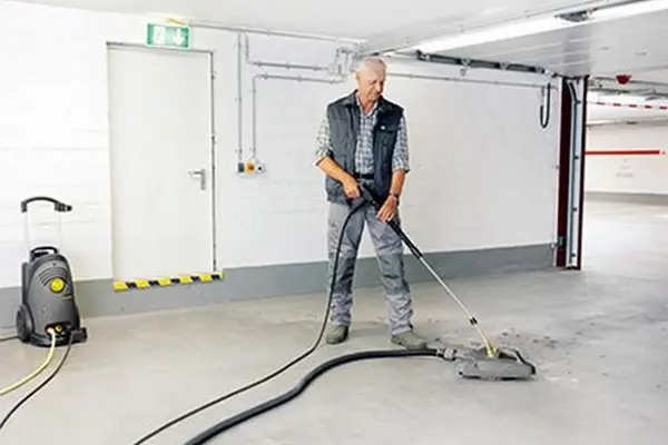 Karcher FRV 30 floor cleaner