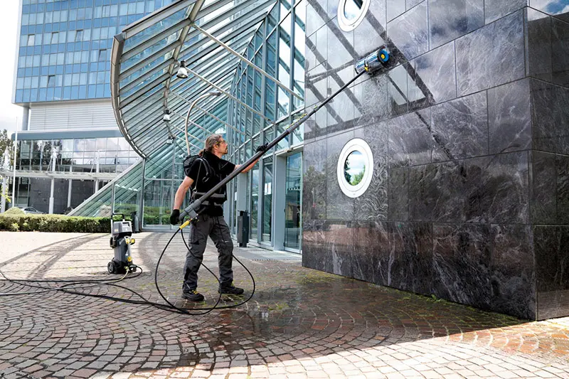 Telescopic lance for cleaning windows and photovoltaics TL 14 C