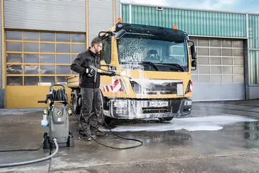 I use Karcher HD 8/18-4 M