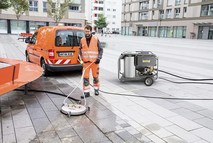 I use the Karcher HDS 8/20 D EU pressure washer