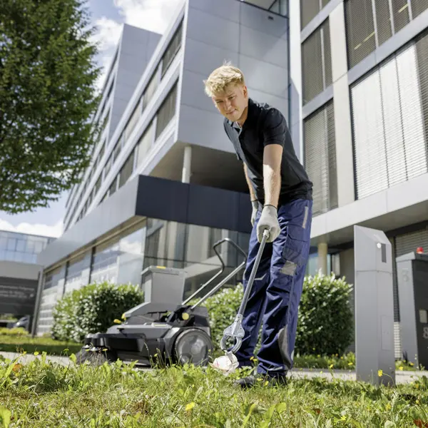 Karcher KM 70/20 C 2SB - Push sweeper 3920 m²