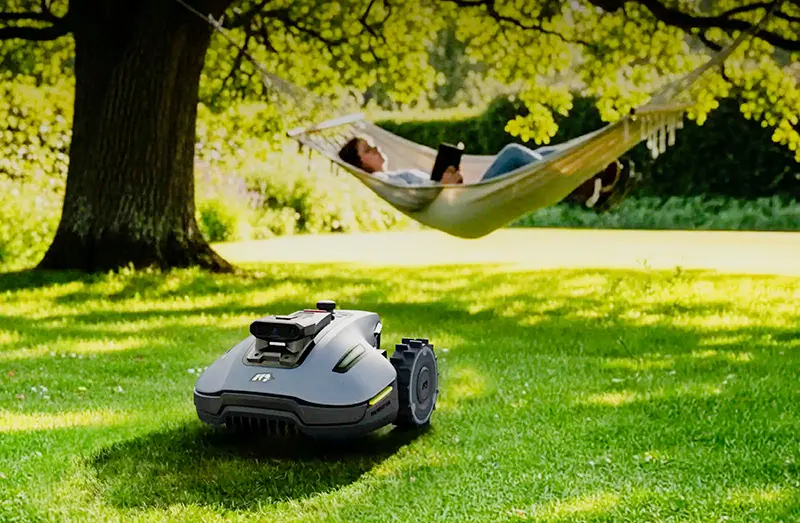 Mammotion Yuka Mini 2 800 - 800 m² Cordless Robotic Lawnmower