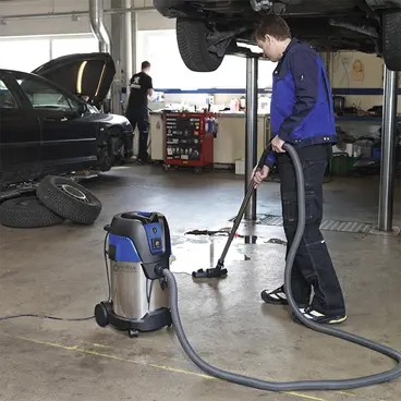 use of 230V Nilfisk AERO 31 INOX Solid Liquid vacuum cleaner