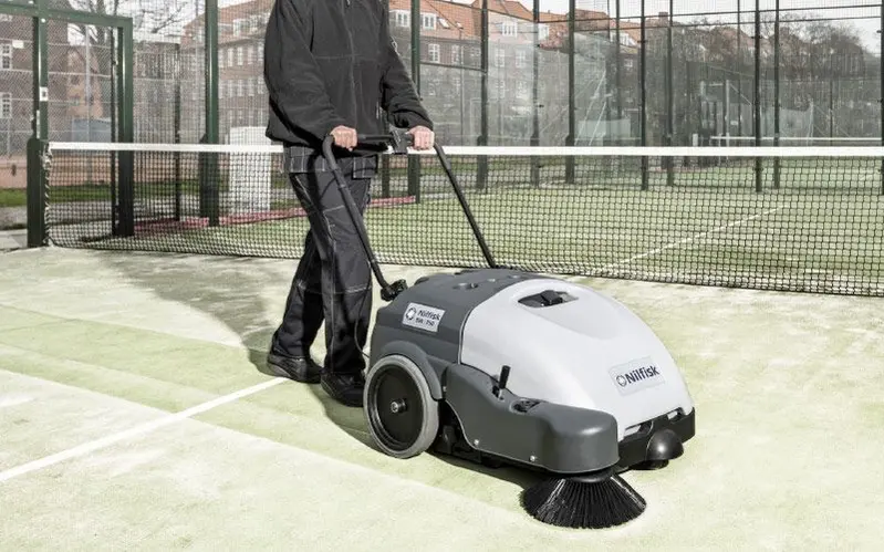 Nilfisk SW750 silent manual sweeper
