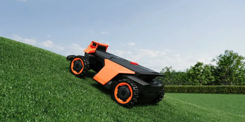 Segway Terranox CM240M1 in action on slopes up to 40% (84%) with high stability AWD system