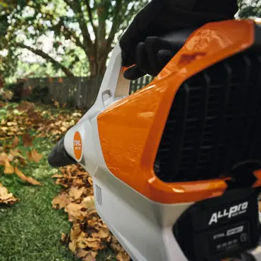 Stihl BGA 110 SET - Semi-Professional Brushless Leaf Blower with Battery and Charger Included