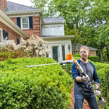 Stihl HLA 56 SET - Adjustable Battery Hedge Trimmer with AK 20 Battery + AL 101 Charger included