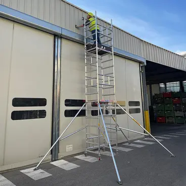Svelt Sveltower - Ultra-compact Professional Aluminum Scaffolding h max 5.67 m.