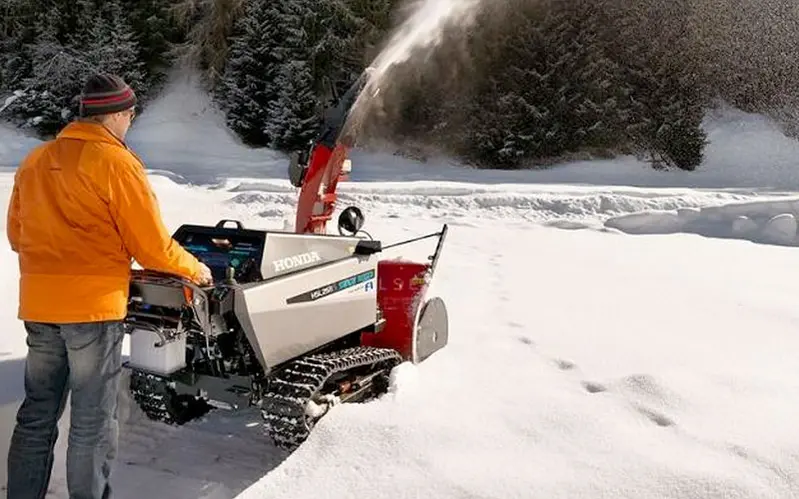 Tecnogen HSL 2511 E Snowblower Snowfighter Honda