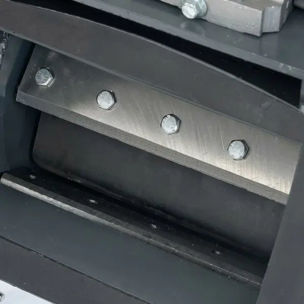 Zanon CIP 150-B 1004107 - Petrol Chipper with 13 cm Branch Cutting Capacity