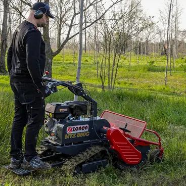 Zanon MTZ 860 C professional lawn mower
